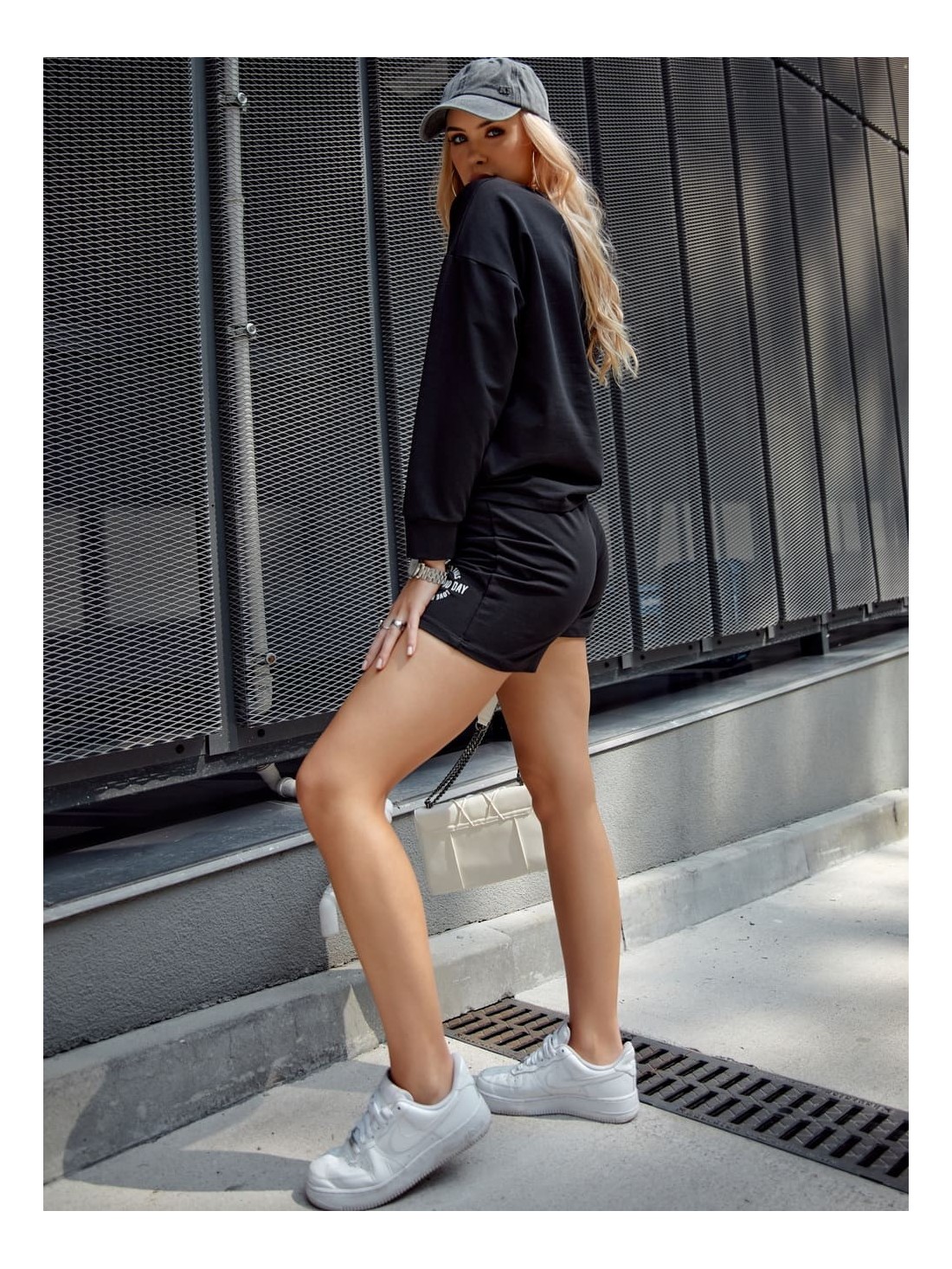 Damen-Sportset, Sweatshirt, Shorts, schwarz FI757 – Online-Shop – Boutique